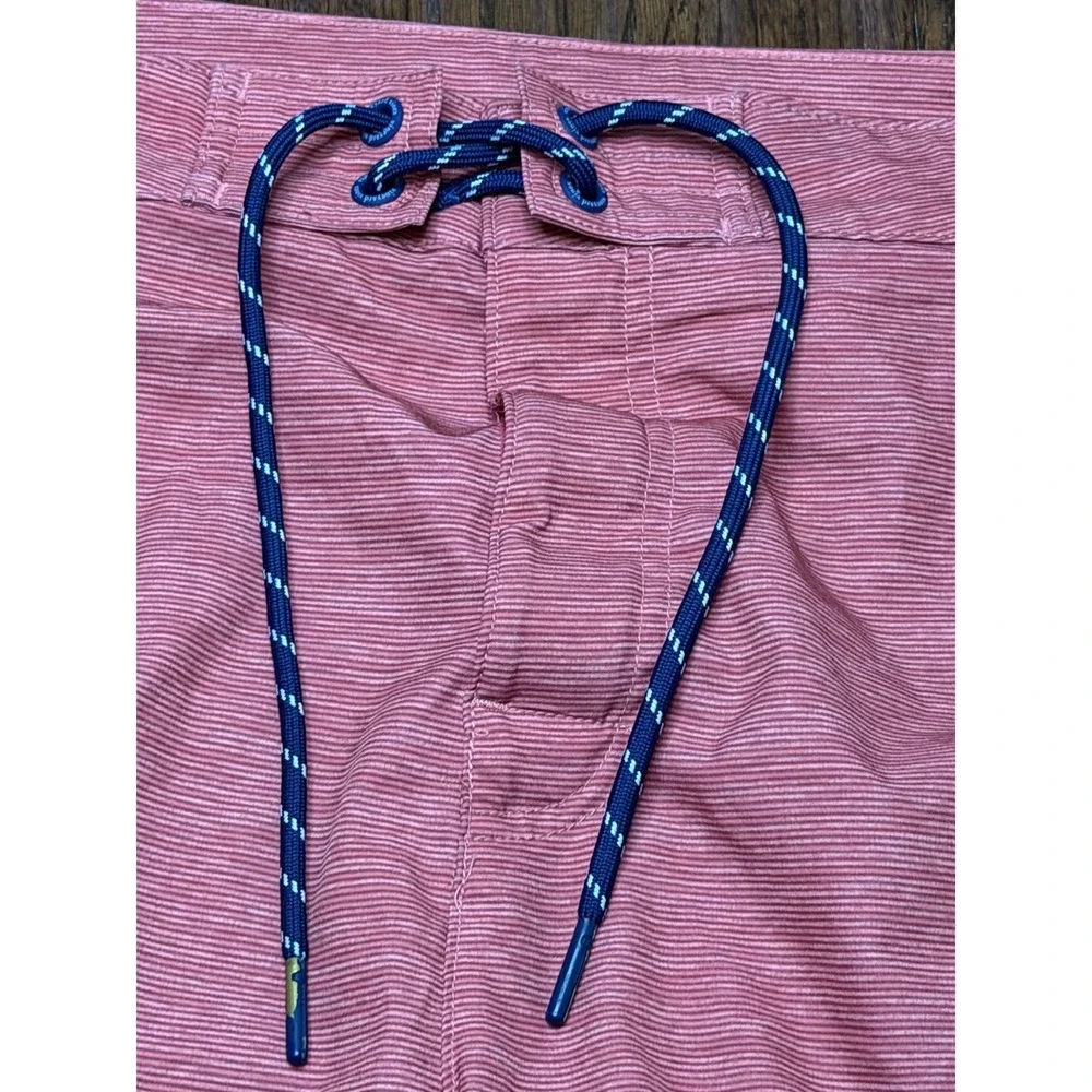 Vineyard Vines Mens Coral Pink Marlin Stripe Board Shorts Size 36 Swim Trunks